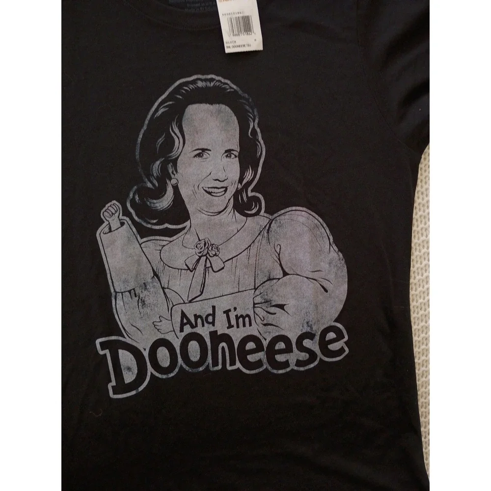 SNL Dooneese Kristen Wiig NBC Studios Graphic Tee Black 100% Cotton NWT Size M - Picture 3 of 7